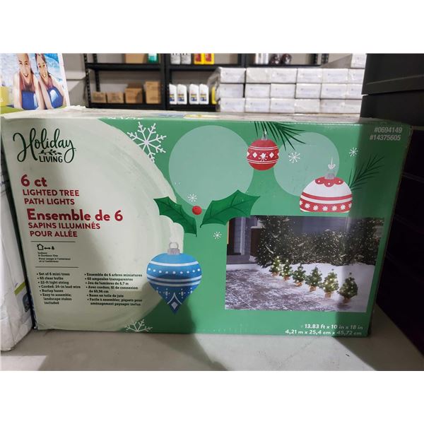 *NEW* Holiday Living 6 Count Lighted Tree Path Lights