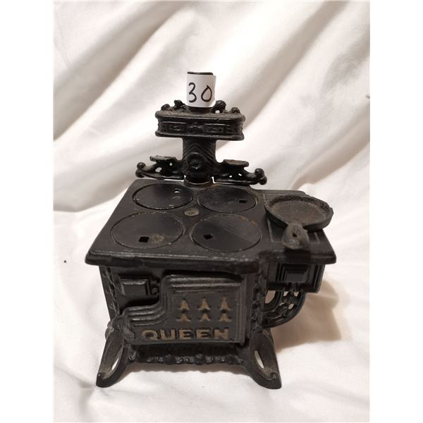 Cast iron salesman stove, 4.5" top, 5.5" high