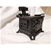 Image 5 : Cast iron salesman stove, 4.5" top, 5.5" high