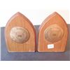 Image 1 : UNIVERSITY OF SASKATCHEWAN WOOD & METAL BOOKENDS VINTAGE