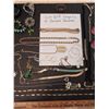 Image 3 : LOT 617 LARGE LOT OF COSTUME JEWELRY