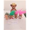 Image 1 : LOT 696 VINTAGE SQEAKY BEAR & 4 TROLLS