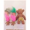 Image 3 : LOT 696 VINTAGE SQEAKY BEAR & 4 TROLLS