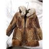 Image 1 : Vintage Canadian Made Fur Jacket - Ladies