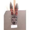 Image 2 : LOT 968 HAND MADE AFRICAN BUSTS AND MASK