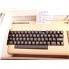 Image 2 : COMMODORE VIC 20 ORIGINAL BOX CONTOLLERS MISSING #0 ON KEYBOARD