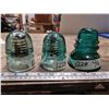 Image 1 : 3 Green Insulators