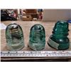 Image 2 : 3 Green Insulators