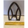 Image 1 : Major iron trivet