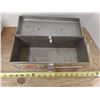 Image 3 : Small Metal Tool Box