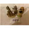 Image 3 : LOT OF 5 RED ROSE WADE TEA ORNAMENTS, 2 CAT WITH FIDDLE… EACH SLIGHTLY DIFFERENT COLORING, 3 BEARS, 