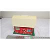 Image 3 : Fisher Price toy barn (barn only)