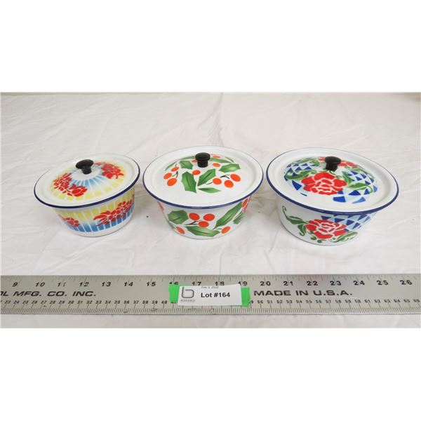 (3) enamel bowls - Bumper harvest, 3 peaches