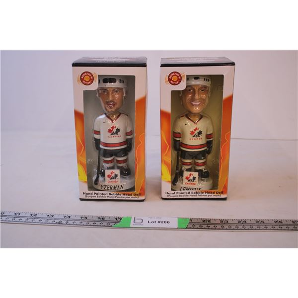 (2) NHLPA Hand Painted Bobble head - Lemieux + Yzerman