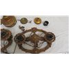 Image 2 : Light fixtures with parts
