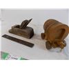 Image 2 : vintage wood plane, metal file, wagon coasters