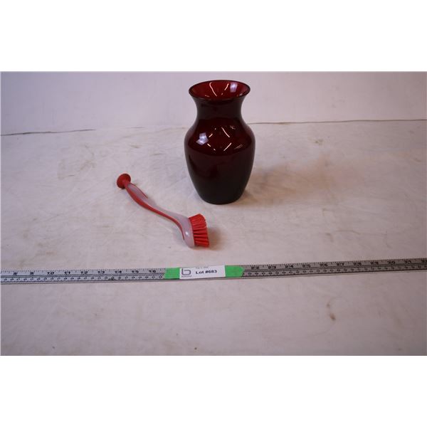 Red Vase,Cleaning Brush