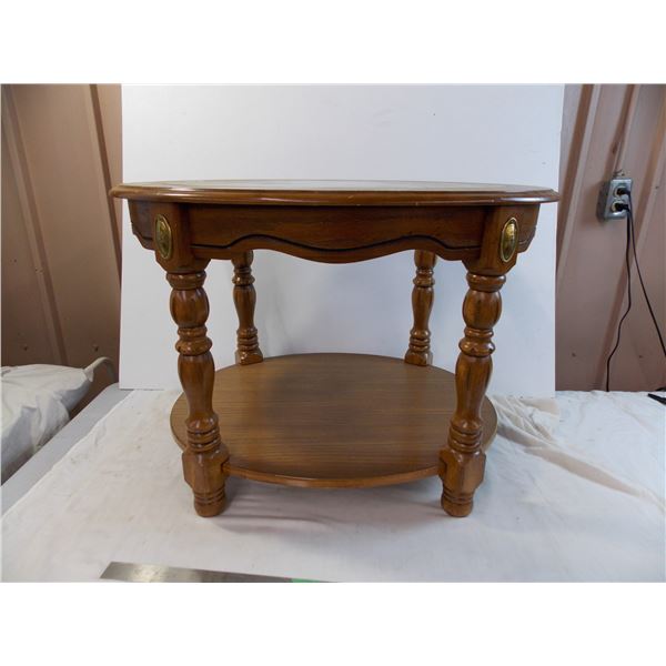 *Oval End table with glass top - 28  x 22  x20  Tall