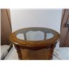 Image 3 : *Oval End table with glass top - 28" x 22" x20" Tall