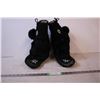Image 2 : Black Moccasins