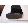Image 5 : Black Moccasins