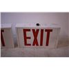 Image 3 : 2 Exit Signs