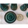 Image 4 : (14) glass insulators