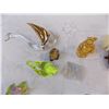 Image 2 : small ornaments and misc trinkets