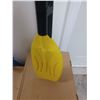 Image 2 : SET OF PADDLES/ORES