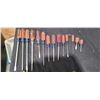 Image 2 : LOT OF ASSORTED SCREWDRIVERS