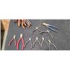 Image 4 : NEEDLE NOSE PLIERS AND SIDE/WIRE CUTTERS