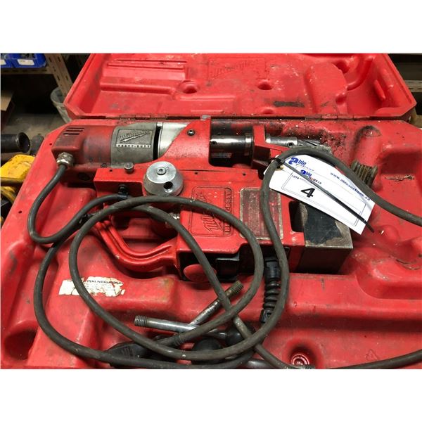 MILWAUKEE MAGNETIC DRILL PRESS WITH CARRY CASE