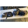 Image 1 : DEWALT TOOL BELT AND TOOL BELT WITH POUCHES