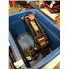 Image 2 : MOTOMASTER 2 1/4 TON TROLLEY JACK AND MASTERCRAFT TOOLBOX