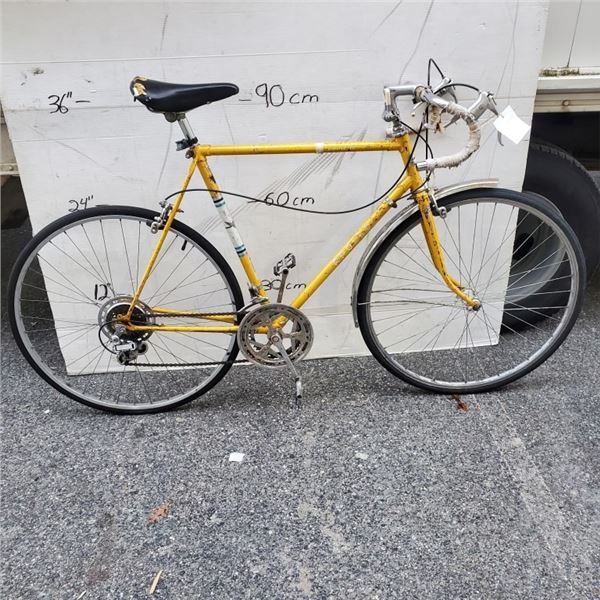 YELLOW APOLLO BIKE