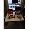 Image 1 : CASE OF PAINTS AND BRUSHES AND SHOE POLISHING KIT