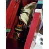 Image 8 : CASE OF PAINTS AND BRUSHES AND SHOE POLISHING KIT