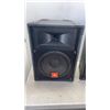 Image 2 : 2 JBL PROFESSIONAL PRODUCTS MR SERIES SPEAKERS - MODEL MR822