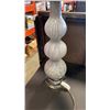Image 8 : ART GLASS AND STONE LOOK TABLE LAMPS