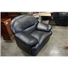 Image 2 : BLACK LEATHER ARMCHAIR