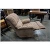 Image 8 : BEIGE LAZBOY RECLINER