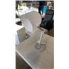 Image 2 : 3 ADJUSTABLE TABLE LAMPS