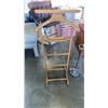 Image 2 : VINTAGE WOOD BUTLERS RACK AND BATHROOM RACK