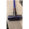 Image 3 : DYSON V7 ORIGIN CORDLESS VACUUM W/ ATTACHMENTS AND CHARGER - TESTED AND WORKING
