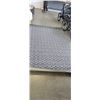 Image 1 : 6 X 9 FOOT GREY AREA CARPET