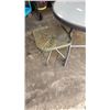 Image 2 : GLASSTOP PATIO TABLE AND PATIO ENDTABLE