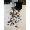 Image 1 : 2.2 POUNDS OF SEMI PRECIOUS STONES AND JAR OF MARBLES