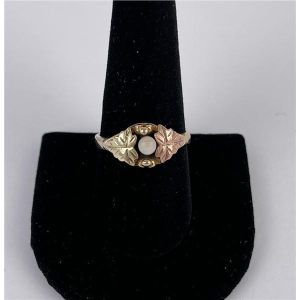 10k Black Hills Gold Mother of Pearl Ring