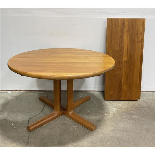 Mid Century Danish Table CJ Rosengaarden Hojre
