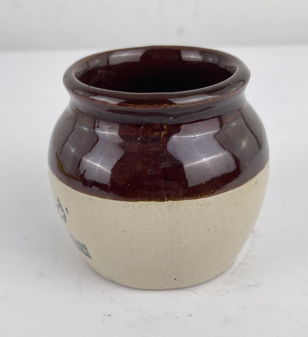 Stoneware Friends Brick Oven Baked Beans Pot
